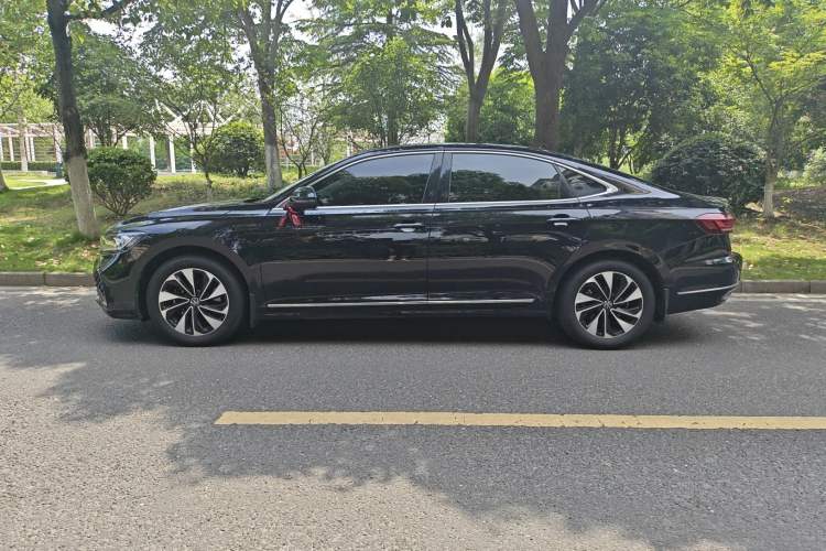 Used Volkswagen Passat 2023 330TSI Starry Elite Edition Exterior 6