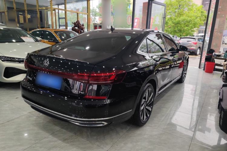 Used Volkswagen Passat 2023 Facelift 330TSI Luxury Edition Exterior 6