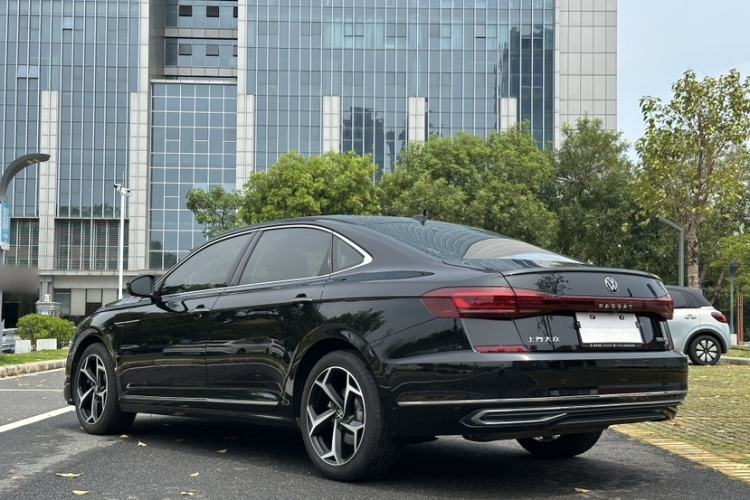 Used Volkswagen Passat 2023 Revised 330TSI Starry Luxury Edition Exterior 6