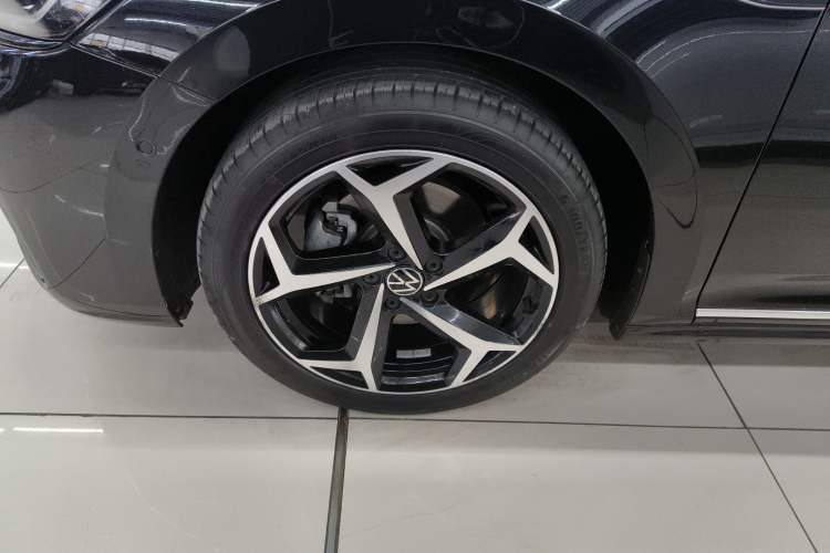 Used Volkswagen Passat 2023 Restyled 330TSI Starry Luxury Edition Exterior 7