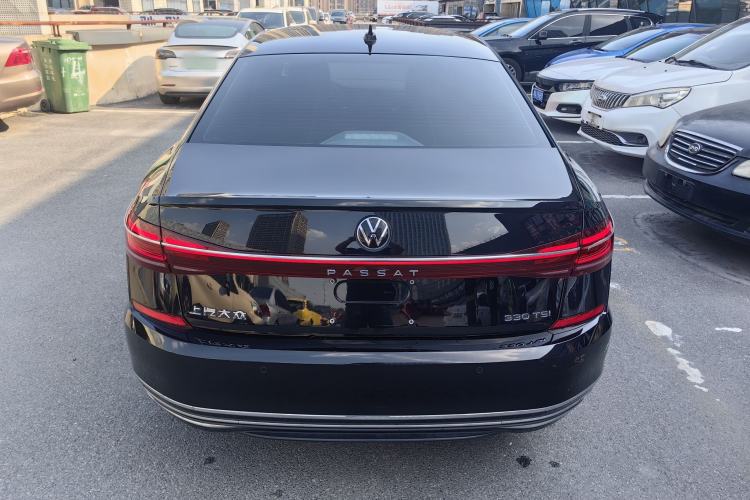 Used Volkswagen Passat 2023 330TSI Starry Luxury Edition Exterior 7