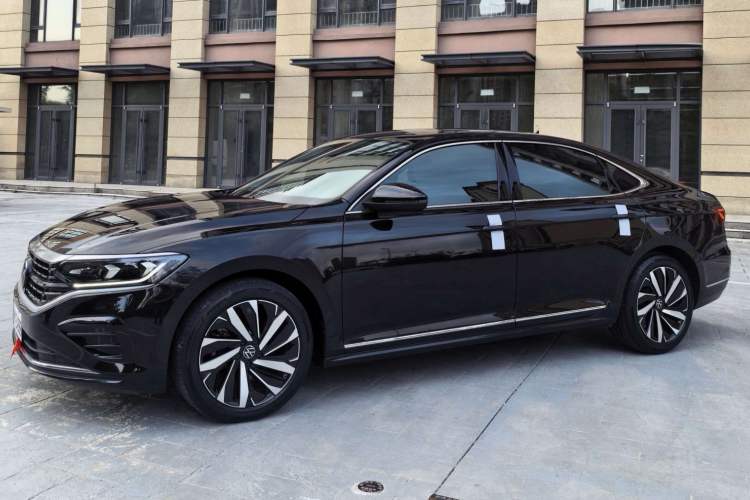 Used Volkswagen Passat 2023 Revised 330TSI Elite Edition Exterior 7