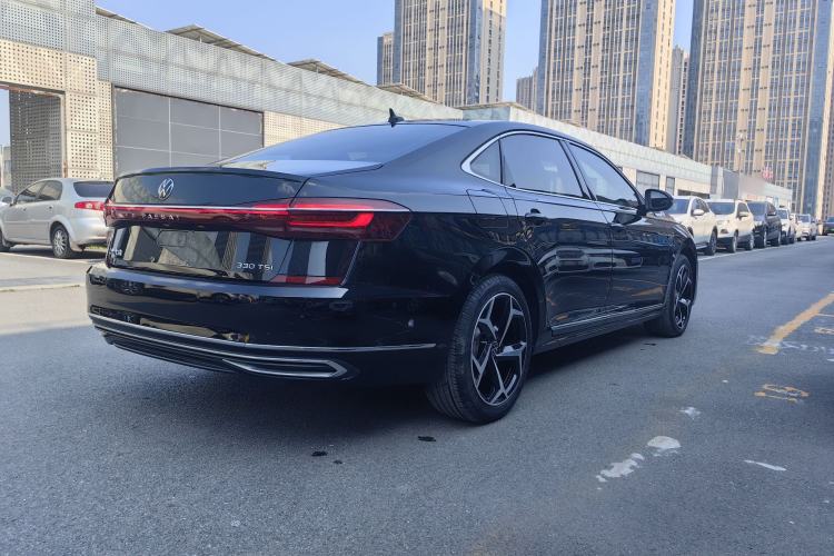 Used Volkswagen Passat 2023 330TSI Starry Luxury Edition Exterior 8