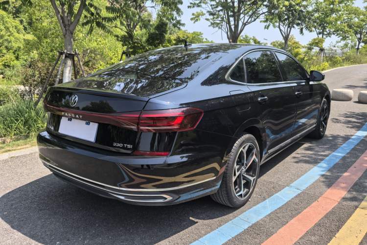 Used Volkswagen Passat 2023 330TSI Starry Elite Edition Exterior 8