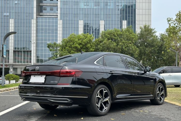 Used Volkswagen Passat 2023 Revised 330TSI Starry Luxury Edition Exterior 8