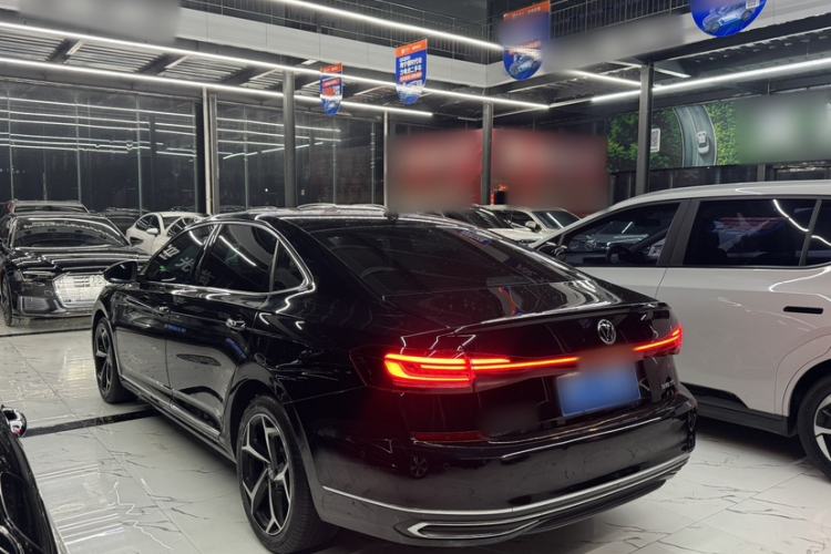 Used Volkswagen Passat 2023 330TSI Starry Luxury Edition Exterior 9