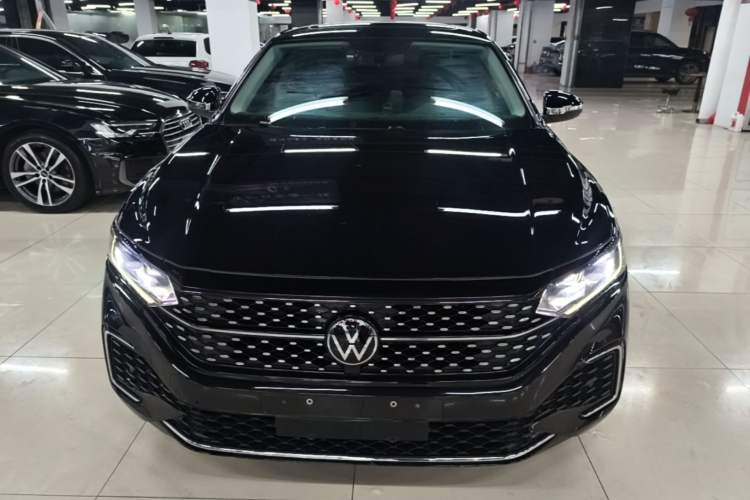 Used Volkswagen Passat 2023 Revised 330TSI Starry Elite Edition Front