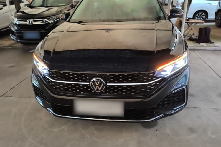 Used Volkswagen Passat 2023 330TSI Starry Luxury Edition Front