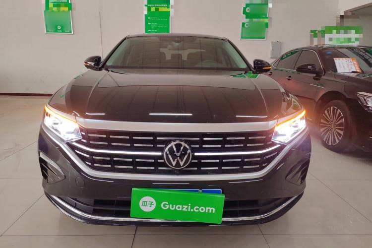 Used Volkswagen Passat 2023 Facelift 330TSI Luxury Edition Front
