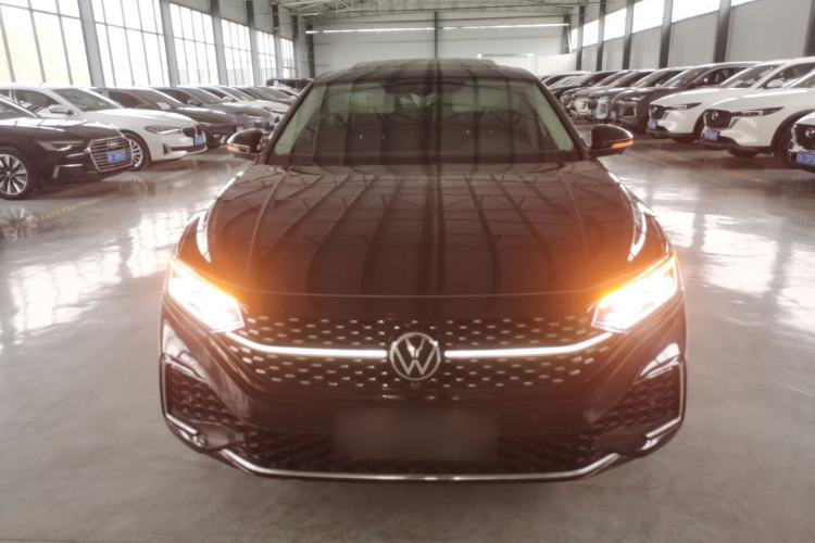 Used Volkswagen Passat 2023 330TSI Starry Luxury Edition Front