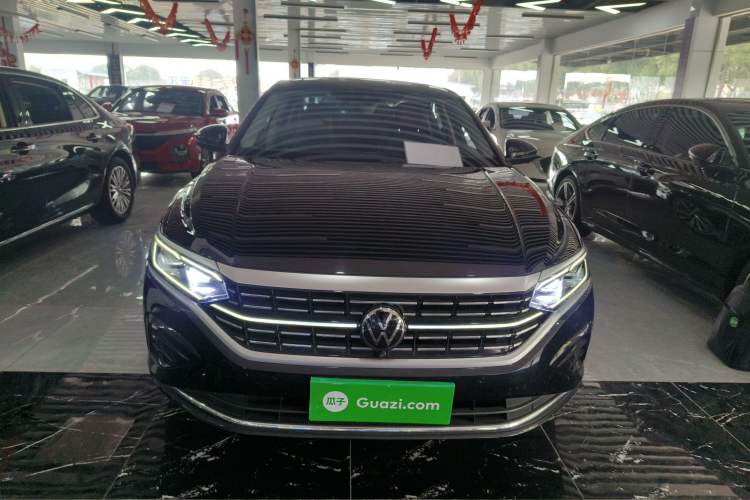 Used Volkswagen Passat 2023 330TSI Luxury Edition Front