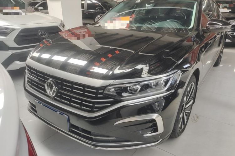 Used Volkswagen Passat 2023 Facelift 330TSI Luxury Edition Front