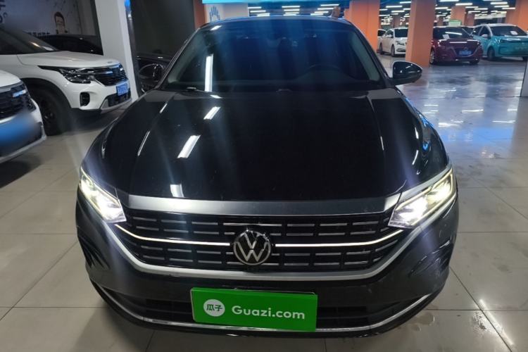 Used Volkswagen Passat 2023 Facelift 330TSI Luxury Edition Front