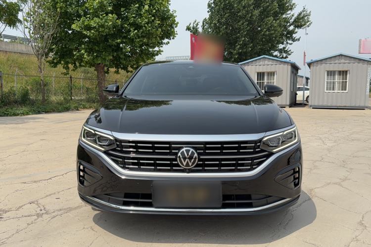 Used Volkswagen Passat 2023 Facelift 330TSI Luxury Edition Front