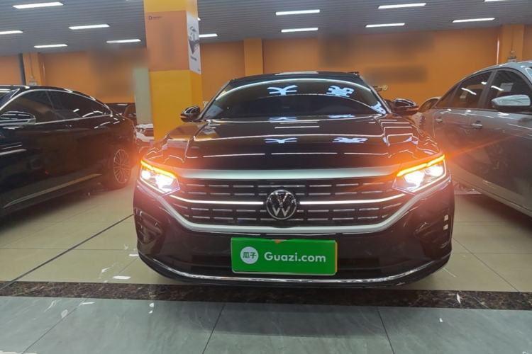 Used Volkswagen Passat 2023 Facelift 330TSI Luxury Edition Front