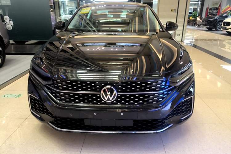 Used Volkswagen Passat 2023 Revised 330TSI Starry Elite Edition Front