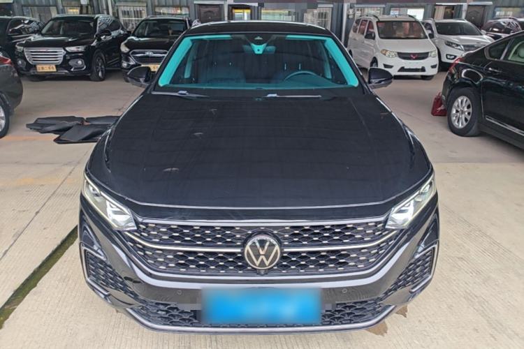 Used Volkswagen Passat 2023 330TSI Starry Luxury Edition Front