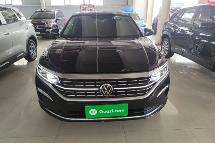 Used Volkswagen Passat 2023 330TSI Luxury Edition Front