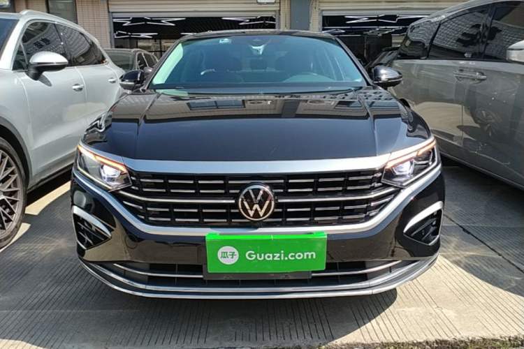 Used Volkswagen Passat 2023 Facelift 330TSI Luxury Edition Front