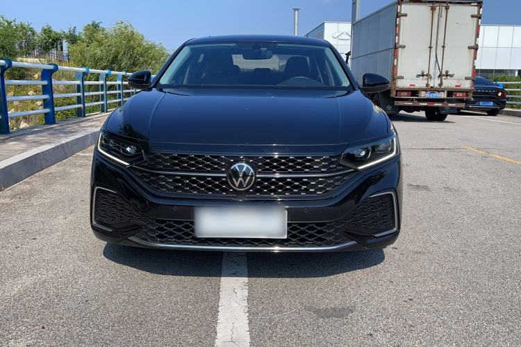 Used Volkswagen Passat 2023 Revised 330TSI Starry Elite Edition Front
