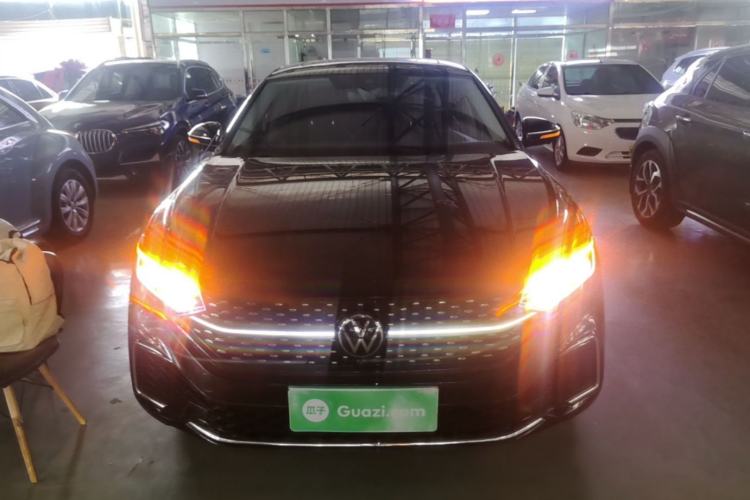 Used Volkswagen Passat 2023 330TSI Starry Luxury Edition Front
