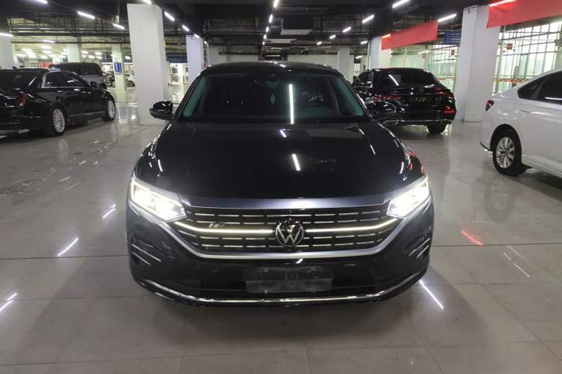 Used Volkswagen Passat 2023 Facelift 330TSI Luxury Edition Front