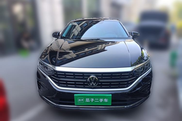 Used Volkswagen Passat 2023 330TSI Luxury Edition Front