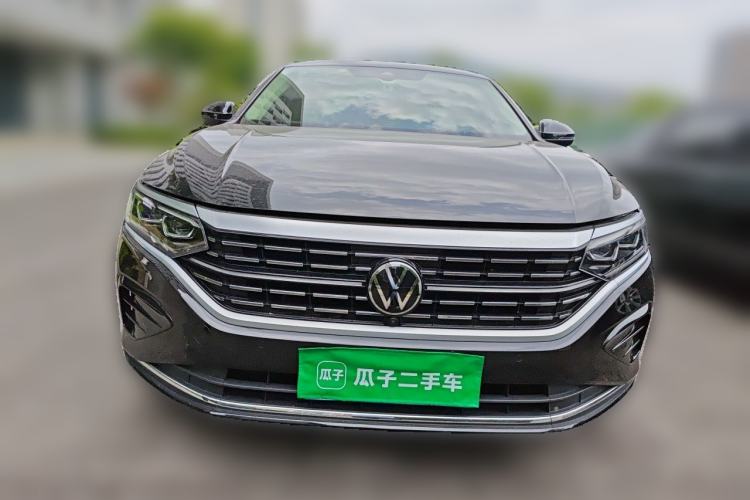 Used Volkswagen Passat 2023 330TSI Luxury Edition Front