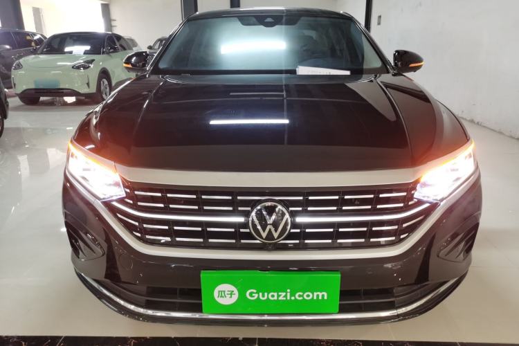 Used Volkswagen Passat 2023 Facelift 330TSI Luxury Edition Front