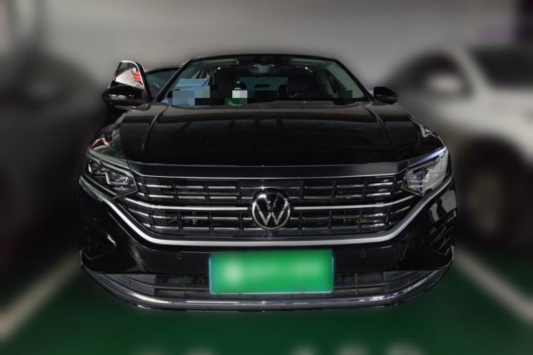 Used Volkswagen Passat 2023 330TSI Luxury Edition Front