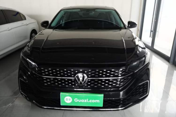 Used Volkswagen Passat 2023 330TSI Starry Elite Edition Front
