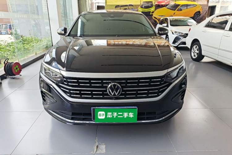 Used Volkswagen Passat 2023 Facelift 330TSI Luxury Edition Front