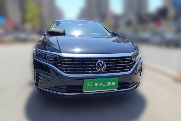 Used Volkswagen Passat 2023 330TSI Luxury Edition Front