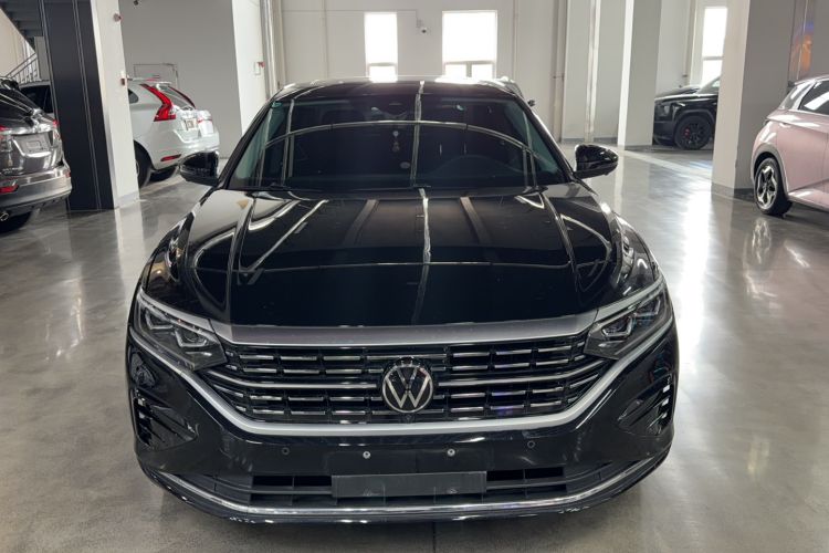 Used Volkswagen Passat 2023 330TSI Luxury Edition Front