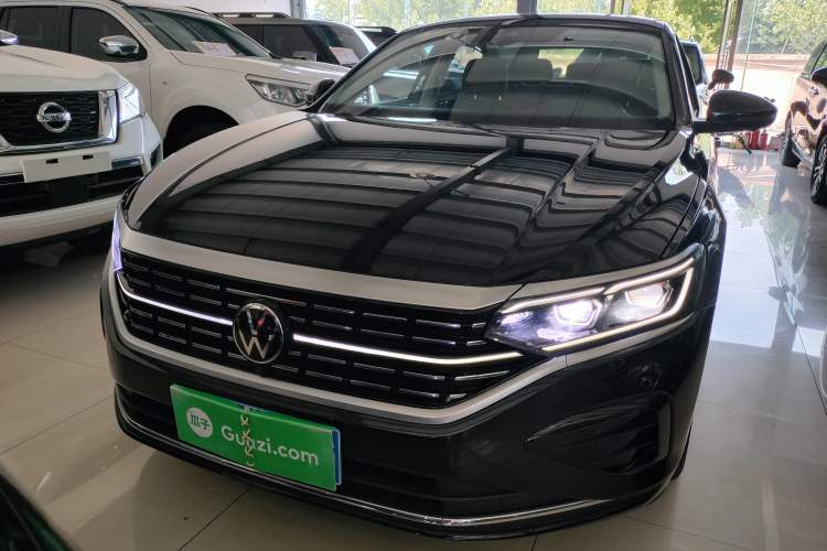 Used Volkswagen Passat 2023 Facelift 330TSI Luxury Edition Front