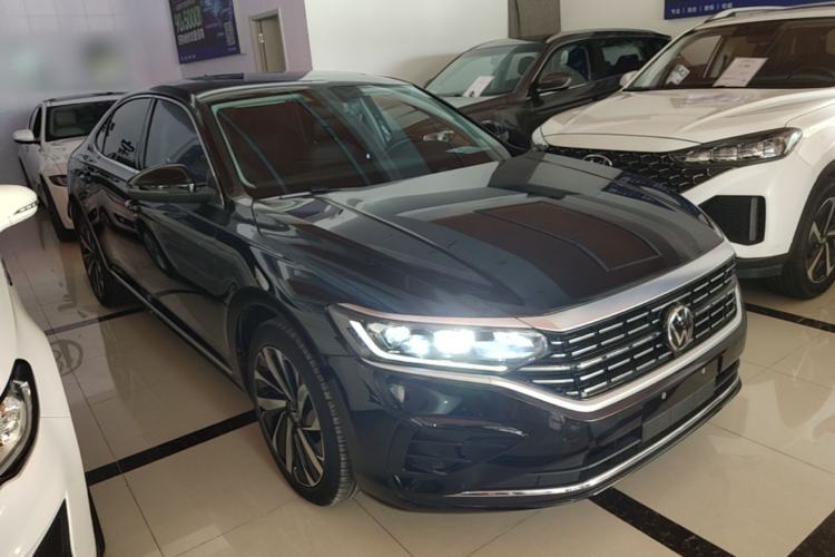 Used Volkswagen Passat 2023 Revised 330TSI Elite Edition Front Right 45 Deg