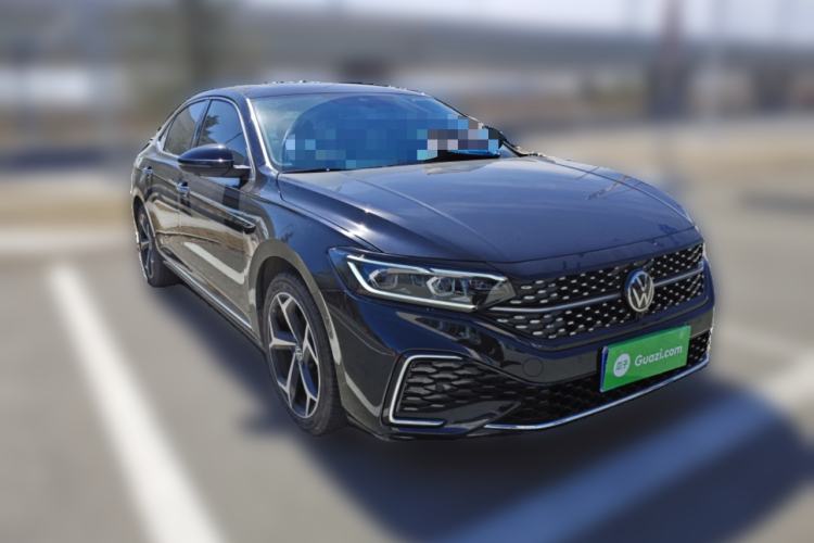 Used Volkswagen Passat 2023 Restyled 330TSI Starry Luxury Edition Front Right 45 Deg