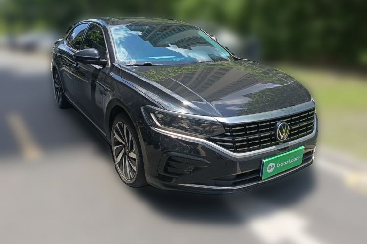 Used Volkswagen Passat 2023 Revised 330TSI Elite Edition Front Right 45 Deg