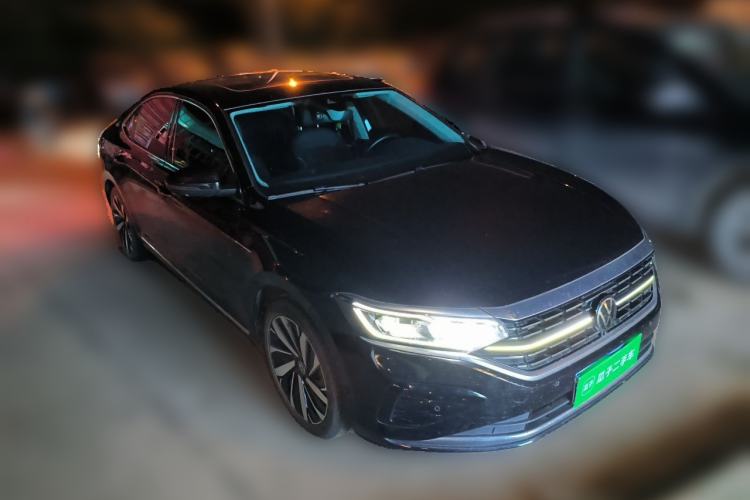 Used Volkswagen Passat 2023 380TSI Luxury Edition Front Right 45 Deg