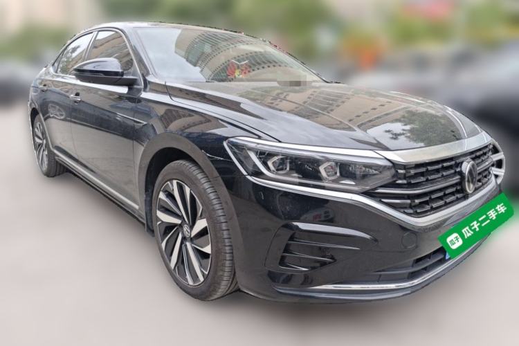 Used Volkswagen Passat 2023 Revised 380TSI Luxury Edition Front Right 45 Deg