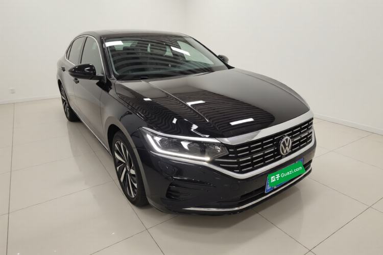 Used Volkswagen Passat 2023 330TSI Elite Edition Front Right 45 Deg