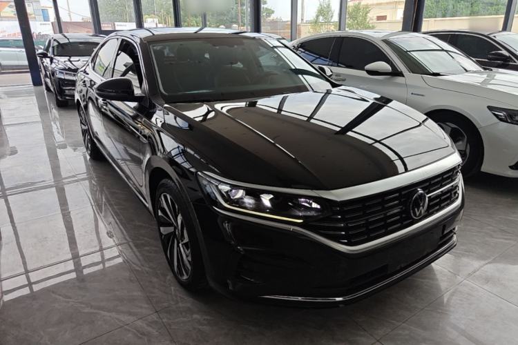 Used Volkswagen Passat 2023 330TSI Elite Edition Front Right 45 Deg