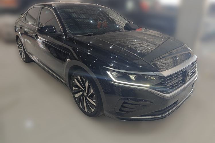Used Volkswagen Passat 2023 Revised 330TSI Elite Edition Front Right 45 Deg