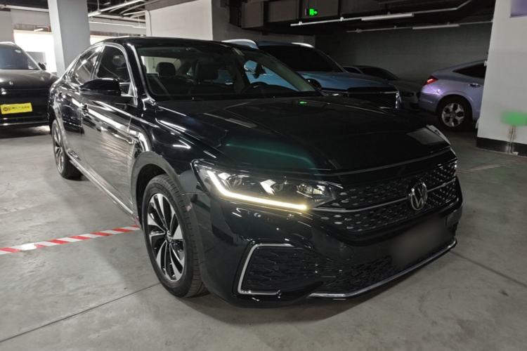 Used Volkswagen Passat 2023 Revised 330TSI Starry Elite Edition Front Right 45 Deg