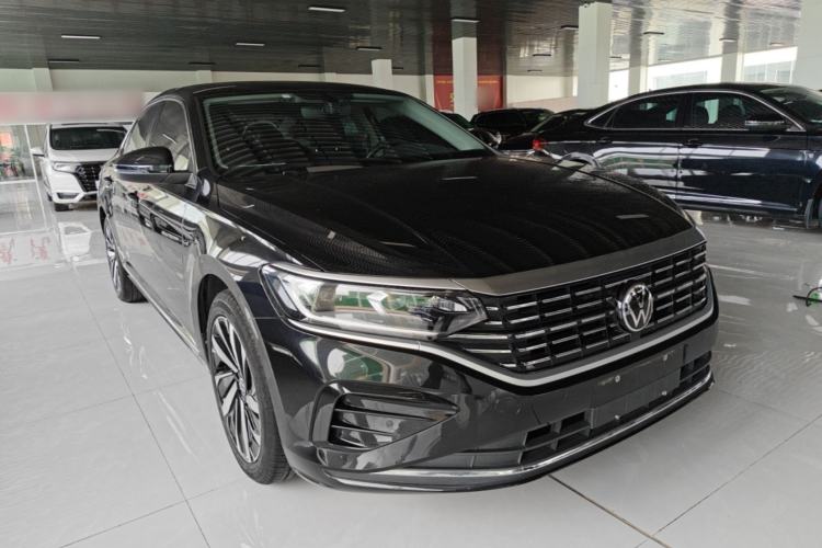 Used Volkswagen Passat 2023 330TSI Elite Edition Front Right 45 Deg