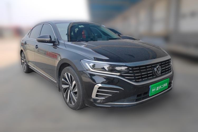 Used Volkswagen Passat 2023 330TSI Elite Edition Front Right 45 Deg
