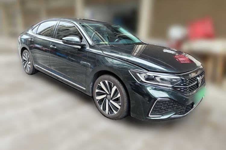 Used Volkswagen Passat 2023 330TSI Starry Elite Edition Front Right 45 Deg