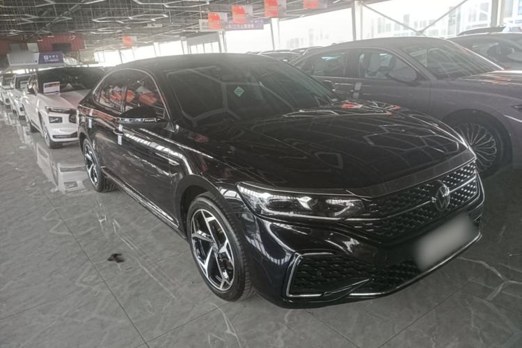 Used Volkswagen Passat 2023 Revised 330TSI Starry Elite Edition Front Right 45 Deg