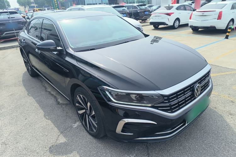 Used Volkswagen Passat 2023 Revised 330TSI Elite Edition Front Right 45 Deg