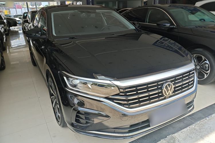 Used Volkswagen Passat 2023 Revised 330TSI Elite Edition Front Right 45 Deg